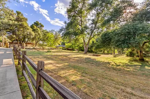 5541 Oak Leaf Cir, Placerville, CA 95667 photo 3