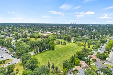 View/Area - 6441 Saint James Dr, Carmichael, CA 95608 photo 6 of 9