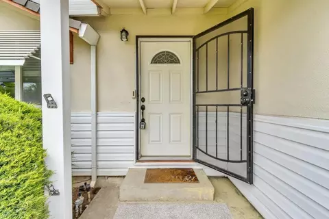 Entry Way - 6441 Saint James Dr, Carmichael, CA 95608 photo 1 of 3