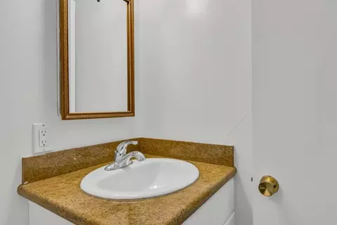 Bath - 6441 Saint James Dr, Carmichael, CA 95608 photo 2 of 4