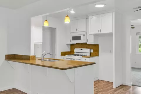 Kitchen - 6441 Saint James Dr, Carmichael, CA 95608 photo 3 of 6
