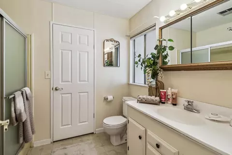 Bath - 340 Stonebrook Dr, Folsom, CA 95630 photo 3 of 4