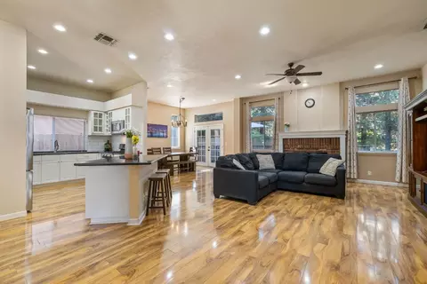 8524 Cloudcroft Way, Orangevale, CA 95662 photo 4