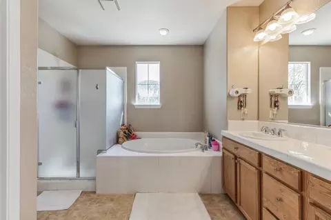 321 Summer Phlox Ln, Patterson, CA 95363 photo 9