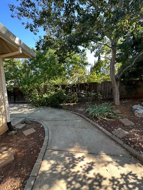 2133 Darsha, Redding, CA 96003 photo 21