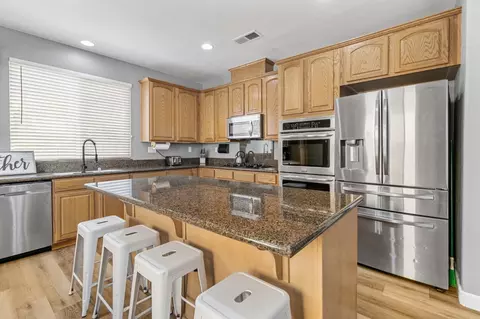 Kitchen - 1500 Dinard Ct, Hughson, CA 95326 photo 5 of 7