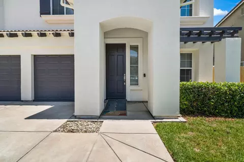 Exterior - 1500 Dinard Ct, Hughson, CA 95326 photo 5 of 13