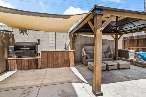 Exterior - 1500 Dinard Ct, Hughson, CA 95326 photo 12 of 13