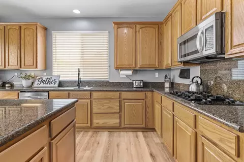 Kitchen - 1500 Dinard Ct, Hughson, CA 95326 photo 2 of 7