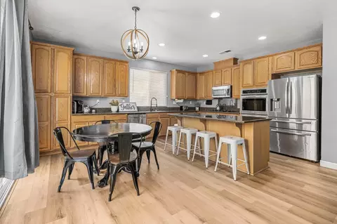 Kitchen - 1500 Dinard Ct, Hughson, CA 95326 photo 6 of 7