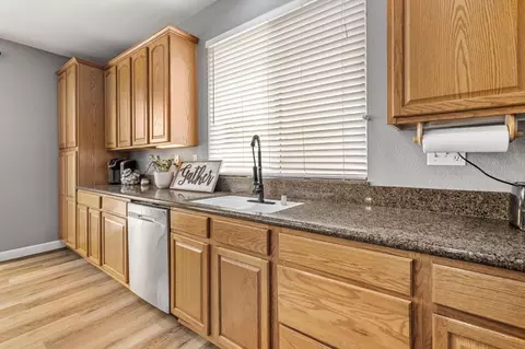 Kitchen - 1500 Dinard Ct, Hughson, CA 95326 photo 4 of 7