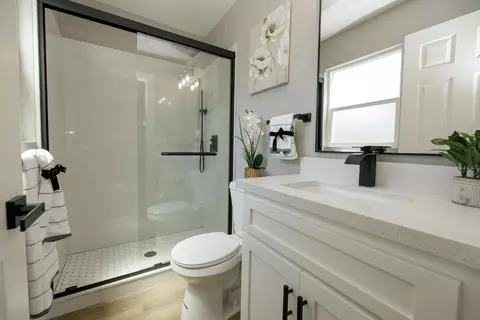 Bath - 2423 Miller Ave, Modesto, CA 95354 photo 1 of 7