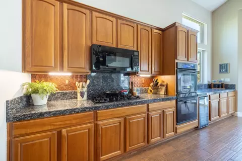 Kitchen - 24 Java Ct, Sacramento, CA 95835 photo 4 of 7