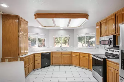 225 N Dakota Ave, Modesto, CA 95358 photo 16