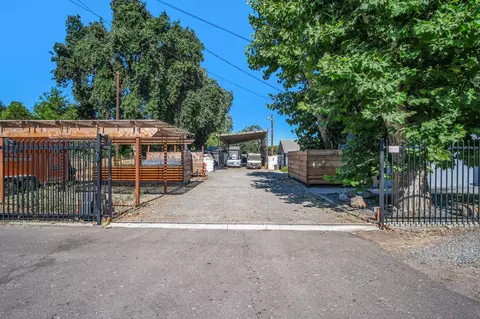 225 N Dakota Ave, Modesto, CA 95358 photo 5