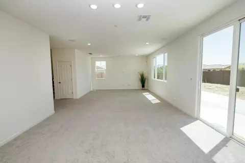 722 Haworth Dr, Patterson, CA 95363 photo 9