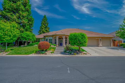 2029 Robin Hood Ln, Merced, CA 95340 photo 2
