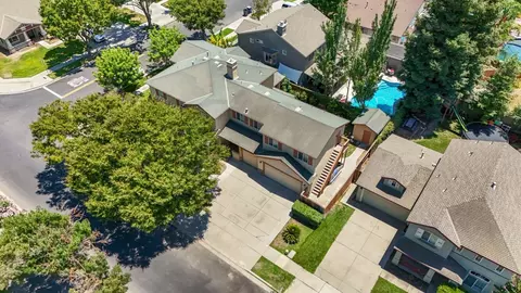 View/Area - 624 Summerton Ln, Turlock, CA 95382 photo 2 of 9