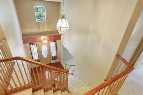 Entry Way - 624 Summerton Ln, Turlock, CA 95382 photo 4 of 9