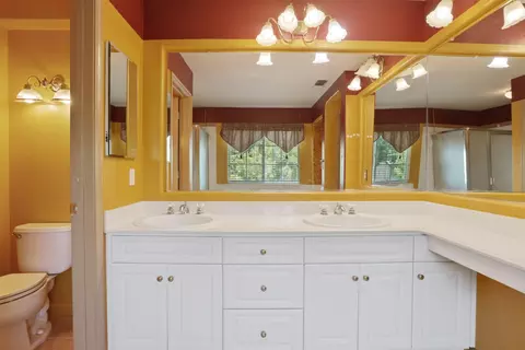 Bath - 624 Summerton Ln, Turlock, CA 95382 photo 5 of 8