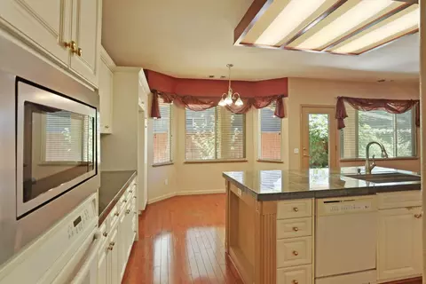 Kitchen - 624 Summerton Ln, Turlock, CA 95382 photo 8 of 8
