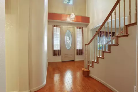 Entry Way - 624 Summerton Ln, Turlock, CA 95382 photo 6 of 9