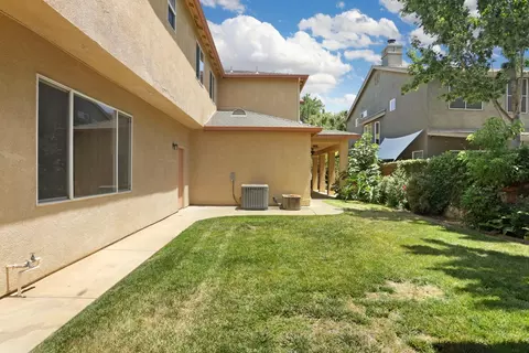 Exterior - 624 Summerton Ln, Turlock, CA 95382 photo 9 of 9