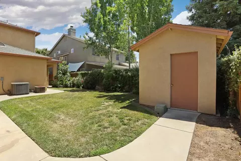 Exterior - 624 Summerton Ln, Turlock, CA 95382 photo 8 of 9