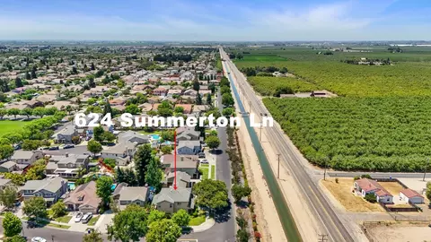 View/Area - 624 Summerton Ln, Turlock, CA 95382 photo 4 of 9
