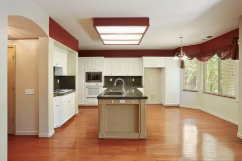 Kitchen - 624 Summerton Ln, Turlock, CA 95382 photo 3 of 8