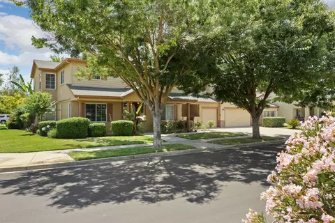 Exterior - 624 Summerton Ln, Turlock, CA 95382 photo 5 of 9