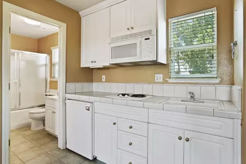Kitchen - 624 Summerton Ln, Turlock, CA 95382 photo 1 of 8