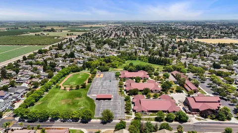 View/Area - 624 Summerton Ln, Turlock, CA 95382 photo 7 of 9