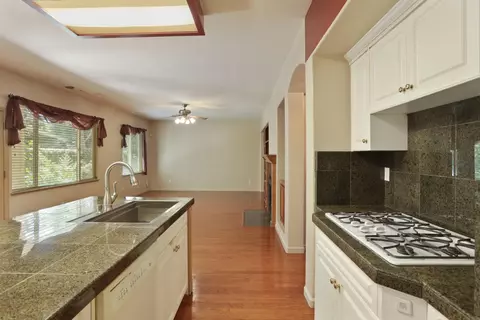 Kitchen - 624 Summerton Ln, Turlock, CA 95382 photo 7 of 8