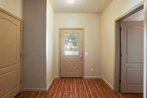 Entry Way - 624 Summerton Ln, Turlock, CA 95382 photo 8 of 9