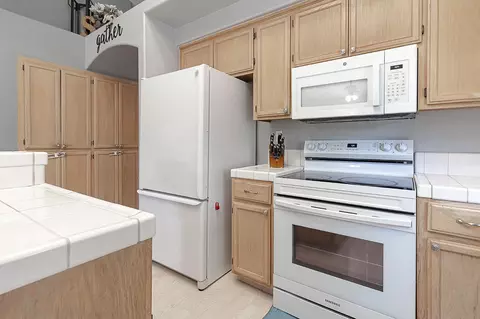 Kitchen - 3900 El Portal Pl, Modesto, CA 95357 photo 3 of 4