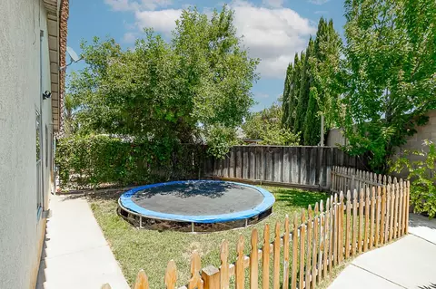 Exterior - 3900 El Portal Pl, Modesto, CA 95357 photo 4 of 8