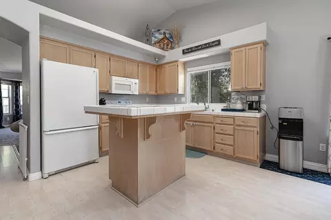 Kitchen - 3900 El Portal Pl, Modesto, CA 95357 photo 4 of 4