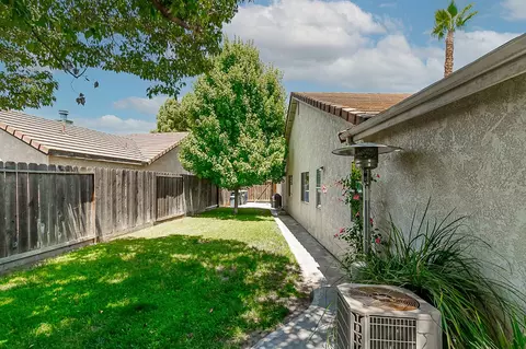 Exterior - 3900 El Portal Pl, Modesto, CA 95357 photo 7 of 8