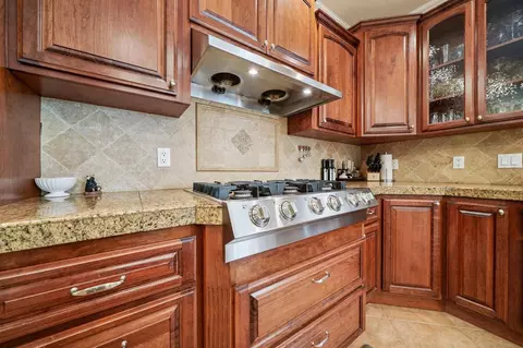 Kitchen - 18912 Ridge Rd, Pine Grove, CA 95665 photo 3 of 8