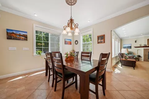 Dining - 18912 Ridge Rd, Pine Grove, CA 95665 photo 4 of 5