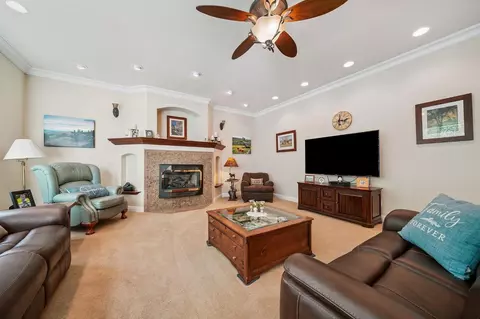Living - 18912 Ridge Rd, Pine Grove, CA 95665 photo 2 of 4