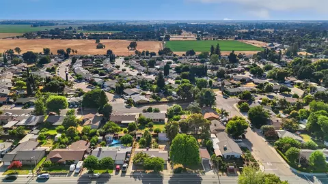 View/Area - 910 1st St, Galt, CA 95632 photo 5 of 6