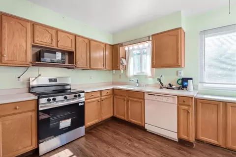 Kitchen - 910 1st St, Galt, CA 95632 photo 3 of 5