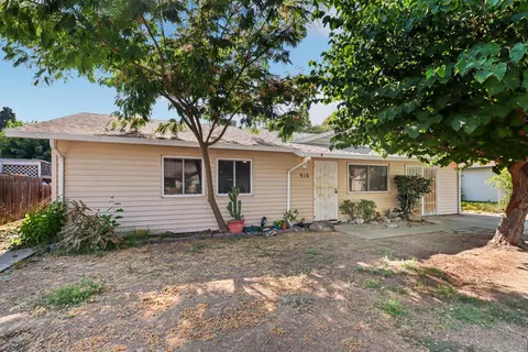 Exterior - 910 1st St, Galt, CA 95632 photo 1 of 12