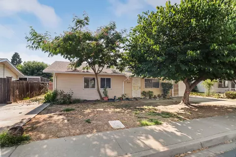 Exterior - 910 1st St, Galt, CA 95632 photo 11 of 12