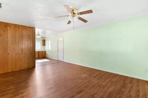 Living - 910 1st St, Galt, CA 95632 photo 4 of 4