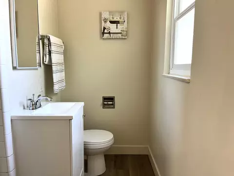 Bath - 1705 Dillon Dr, Modesto, CA 95350 photo 4 of 5