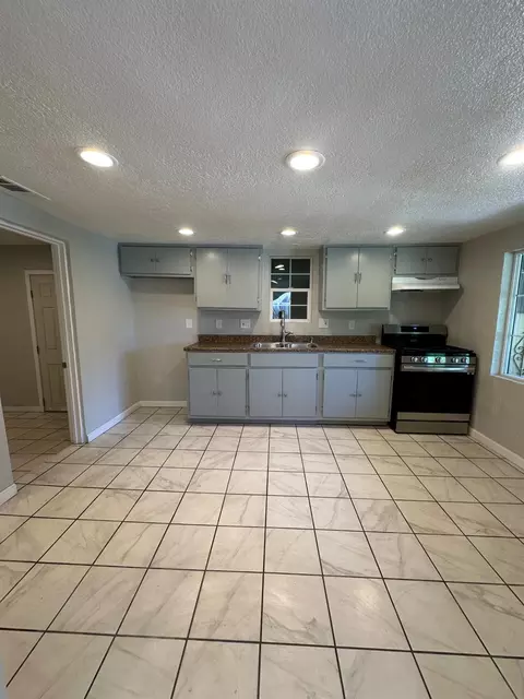 1826 Seattle St, Modesto, CA 95358 photo 11