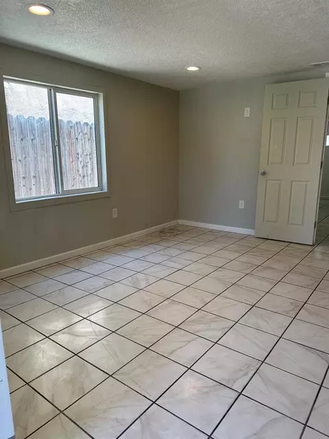 1826 Seattle St, Modesto, CA 95358 photo 5